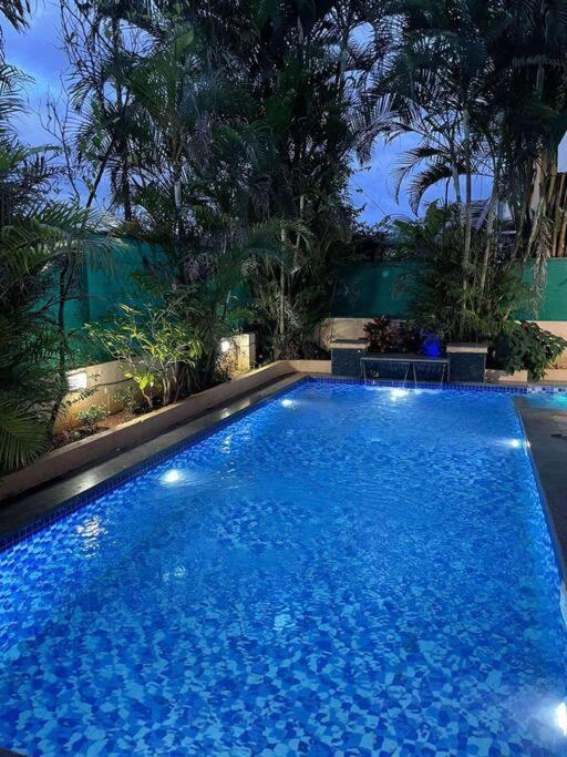 Corner House, Lonavla By Meheru-4 Bhk Villa With Pool エクステリア 写真