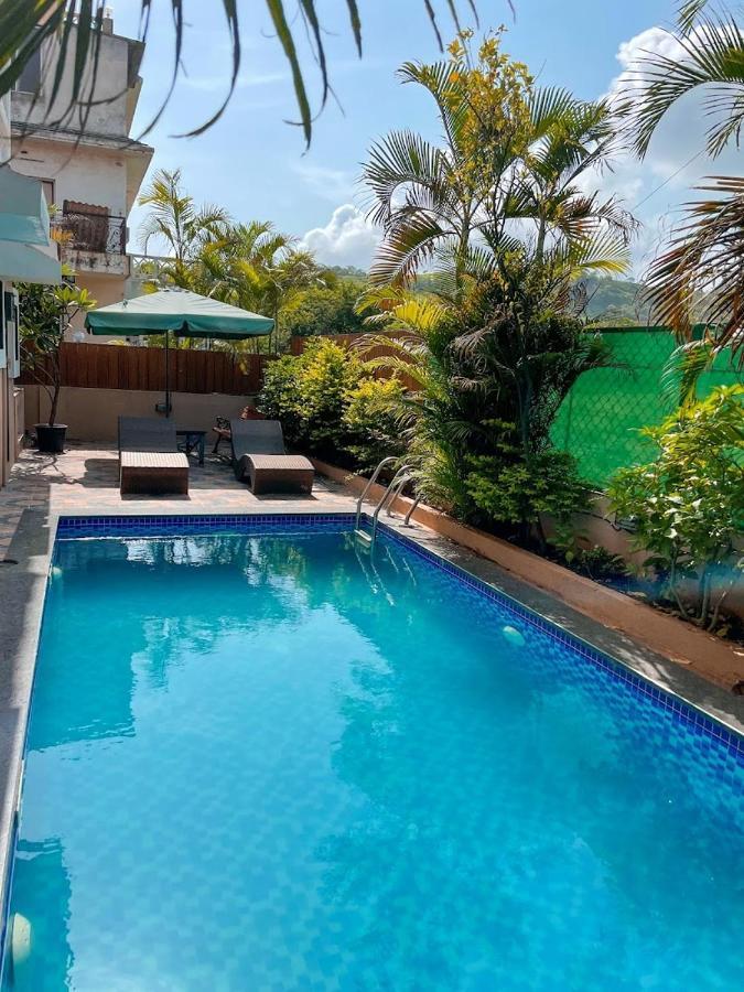 Corner House, Lonavla By Meheru-4 Bhk Villa With Pool エクステリア 写真
